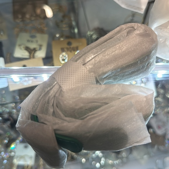 A rope purse holds very few items example phone lipstick keys handheld purse - Picture 4 of 10